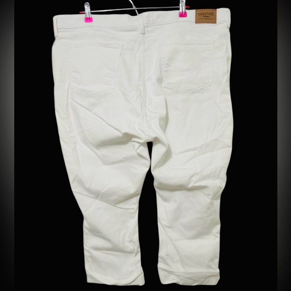 Levi Strauss Signature Gold MidRise Slim Fit Capri Stretch White Jean Plus Sz 24 - Picture 8 of 12
